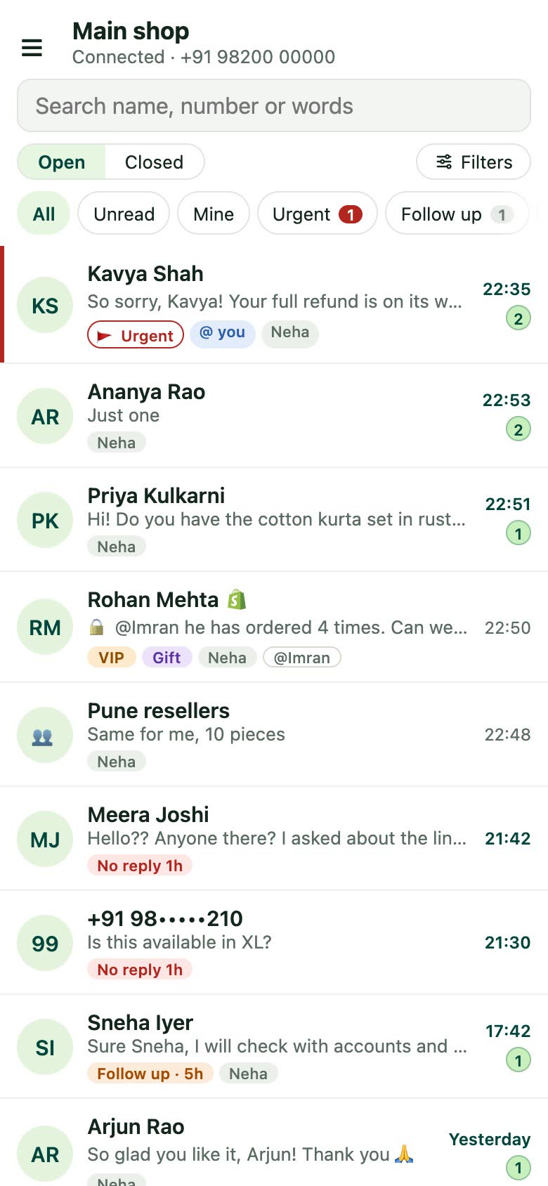The chat list on a phone, with an urgent chat on top and No reply 1h marks